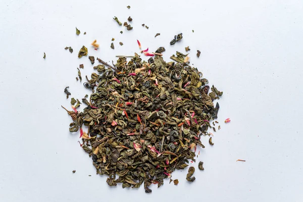 Зелений Чай Пелюстками Білому Тлі — стокове фото