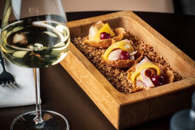 Böğürtlenli karabuğday kanepesi