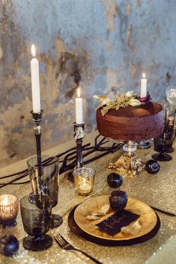 Çikolatalı pasta ile Noel masası