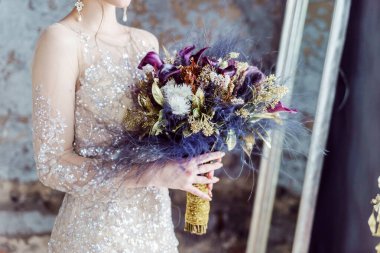 Güzel çiçekli güzel gelin