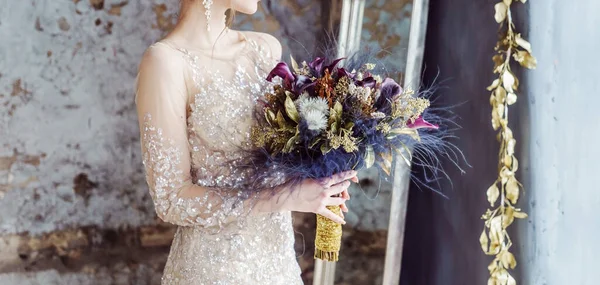 Nice Bride Beautiful Flowers — Stock Photo, Image