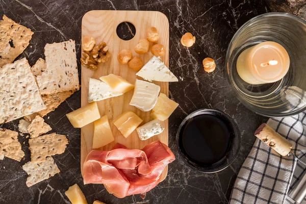 Vino Formaggio Sul Tavolo Marmo — Foto Stock