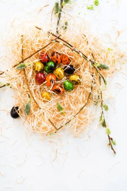 Paskalya yumurtaları, yaklaşın.