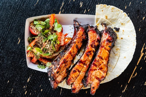 Grilled Ribs Salad Top View — Stock Photo, Image