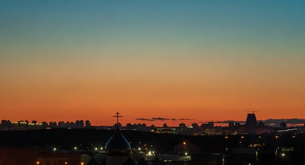 Захід Сонця Місті Будівельним Силуетом — стокове фото