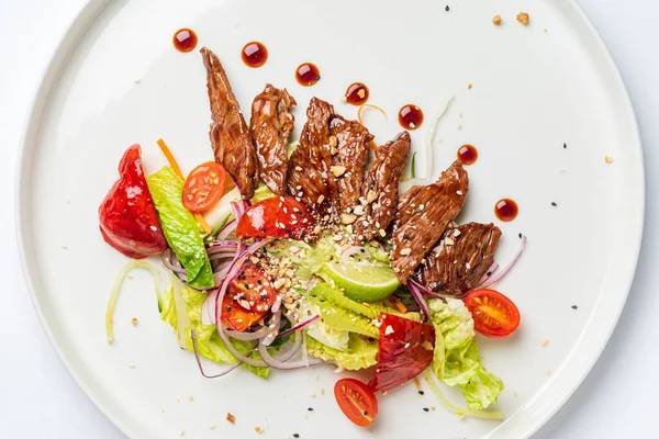 Beef Grilled Vegetables White Plate — Stock Photo, Image