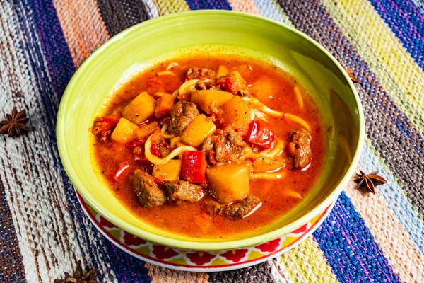 Ragoût Bœuf Soupe Avec Riche Bouillon Assaisonné Paprika — Photo