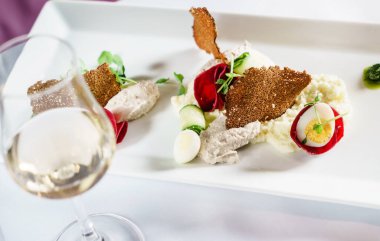 Restoranda gurme salatası.