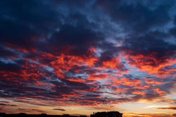 Sonnenuntergang Der Stadt Mit Gebäudesilhouette — Stockfoto