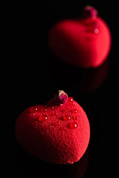 Kuchen Mit Erdbeeren Herzform Zum Valentinstag — Stockfoto