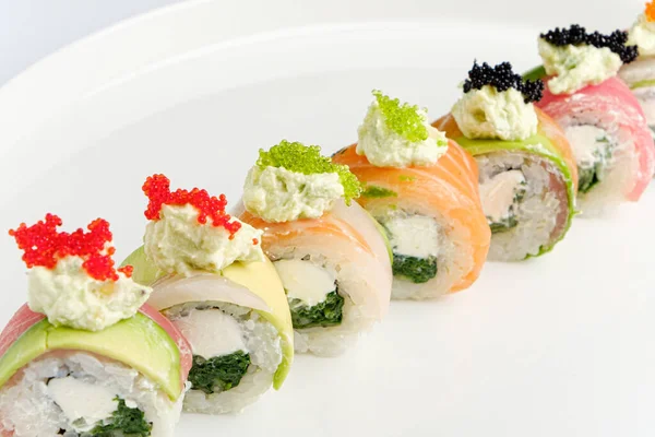 Sushi Set Bílém Talíři — Stock fotografie