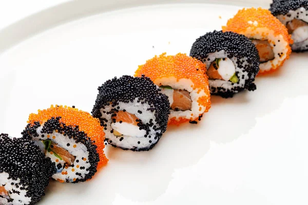 Sushi Auf Dem Weißen Teller — Stockfoto