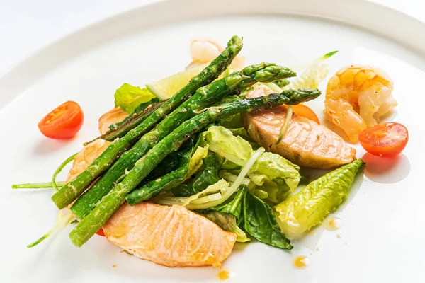 Salada Frutos Mar Com Camarões Peixes — Fotografia de Stock