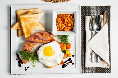 Kafede geleneksel kahvaltı.