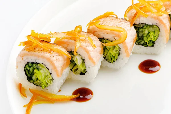 Sushi Sul Piatto Bianco — Foto Stock