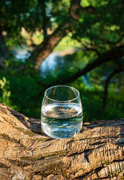 Vetro Acqua Pulita All Aperto — Foto Stock