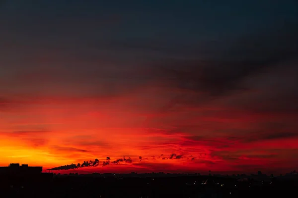 Pôr Sol Laranja Sobre Cidade Grande — Fotografia de Stock