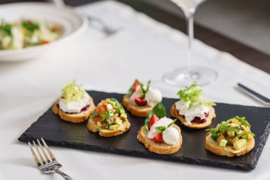 farklı türde kanepeler