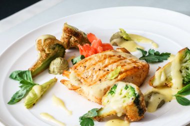 sebzeli somon bifteği