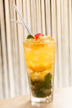 Mojito kokteyli, yakın çekim.