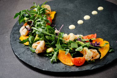 salad with mango and shrimps