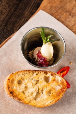 sandviç tereyağı ve karaciğer pate