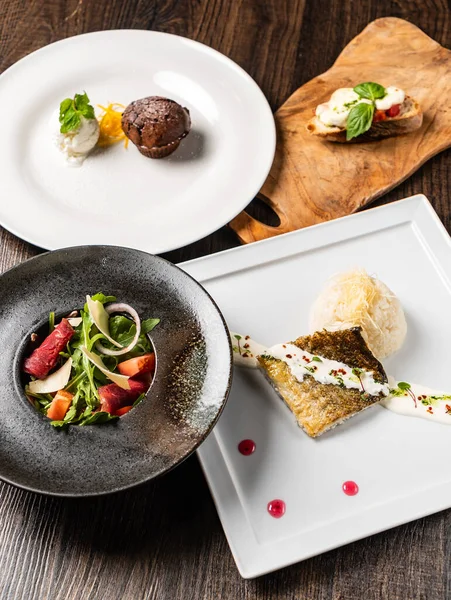 Restoranda akşam yemeği.