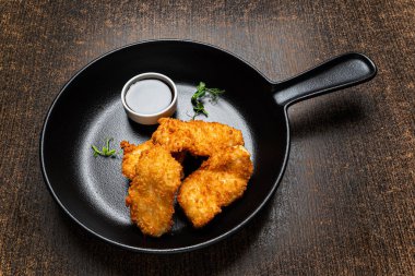 Soya soslu kızarmış balık.