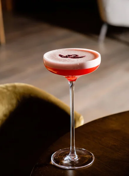 Savoureux Cocktail Sur Table — Photo
