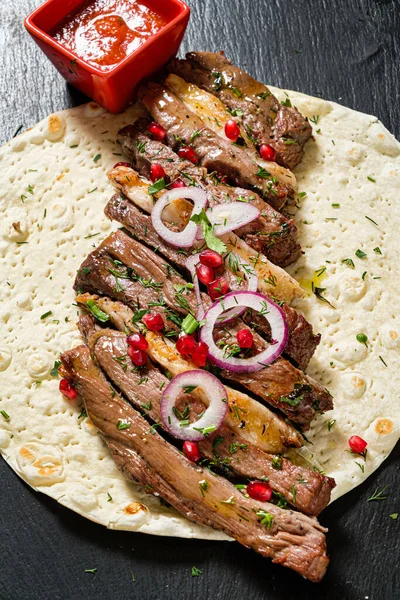 Kebab Mięsem Sosem — Zdjęcie stockowe