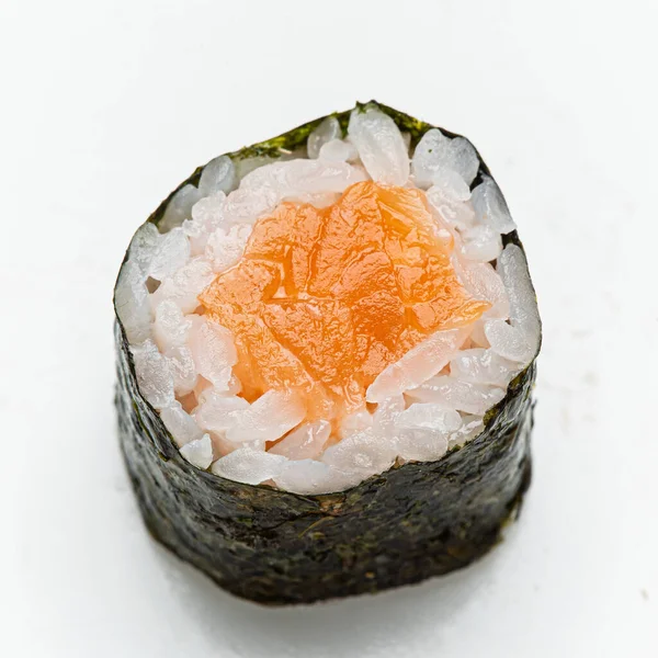 Świeże Sushi Białym Tle — Zdjęcie stockowe