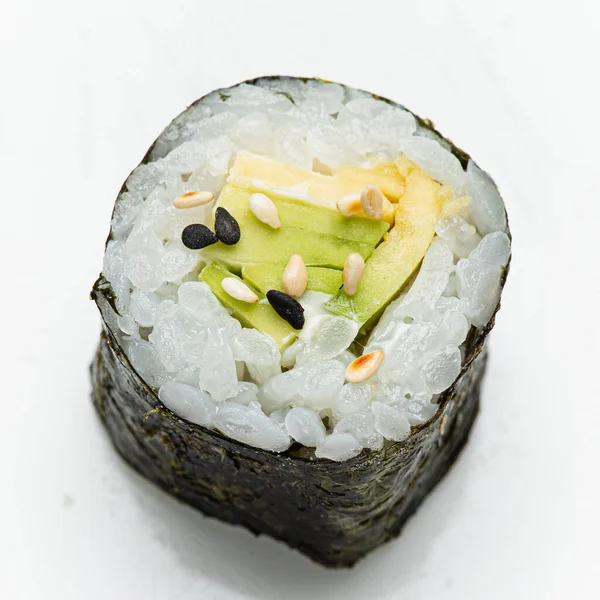 Sushi Fresco Sullo Sfondo Bianco — Foto Stock