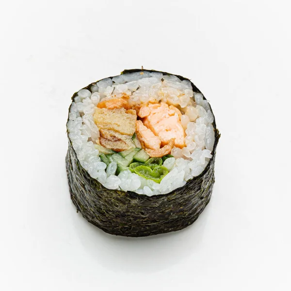 Sushi Fresco Sobre Fondo Blanco —  Fotos de Stock