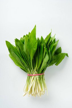 Bir demet taze sarımsak..