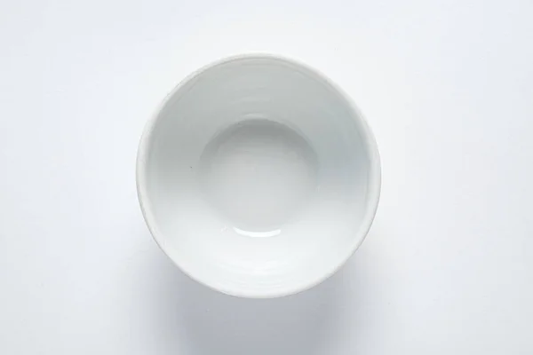 Пустая Белая Тарелка Светлом Фоне — стоковое фото