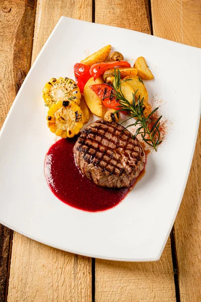 Cutlet Grilled Vegetables Herbs — Stock Photo, Image