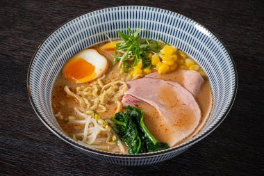  Japon tonkotsu ramen ve domuz kemiği çorbası.