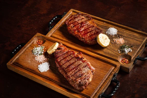 Rundvlees Steak Houten Zwijn — Stockfoto