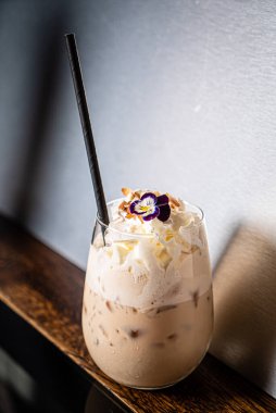 Barda nefis bir kokteyl.