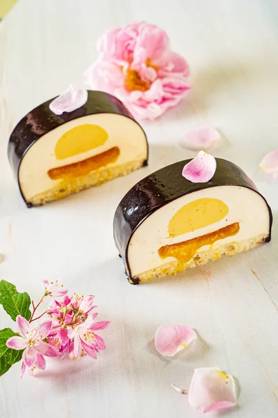 Pastelaria Vegan Francês Com Creme Coco — Fotografia de Stock