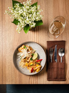 Restoranda Asya yemeği.