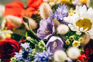 Vazodaki yaz çiçekleri