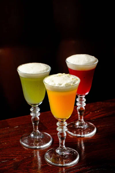 Glasses Delicious Cocktails Close — Stock Photo, Image