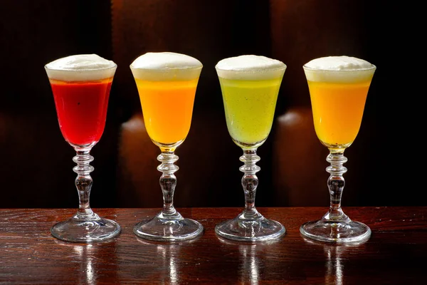 Glasses Delicious Cocktails Close — Stock Photo, Image