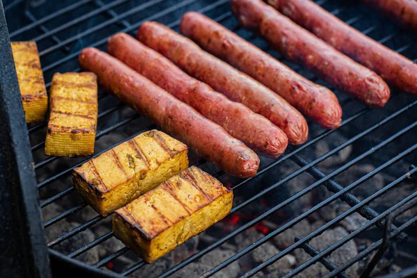 Comida Grelhada Perto — Fotografia de Stock