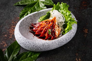 taze organik sebzeli saşimi.