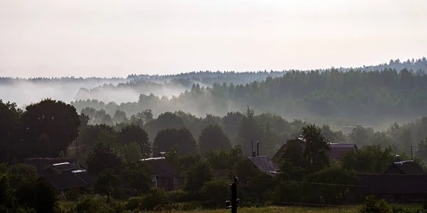 Утренний Восход Солнца Над Горой Ясным Голубым Небом — стоковое фото