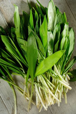 Bir demet taze sarımsak..