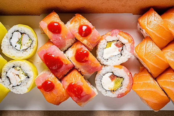 Savoureux Sushi Dans Boîte Emporter — Photo