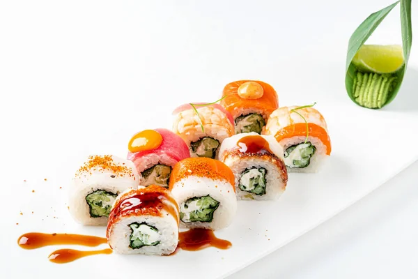 Fincsi Sushi Fehér Háttér — Stock Fotó